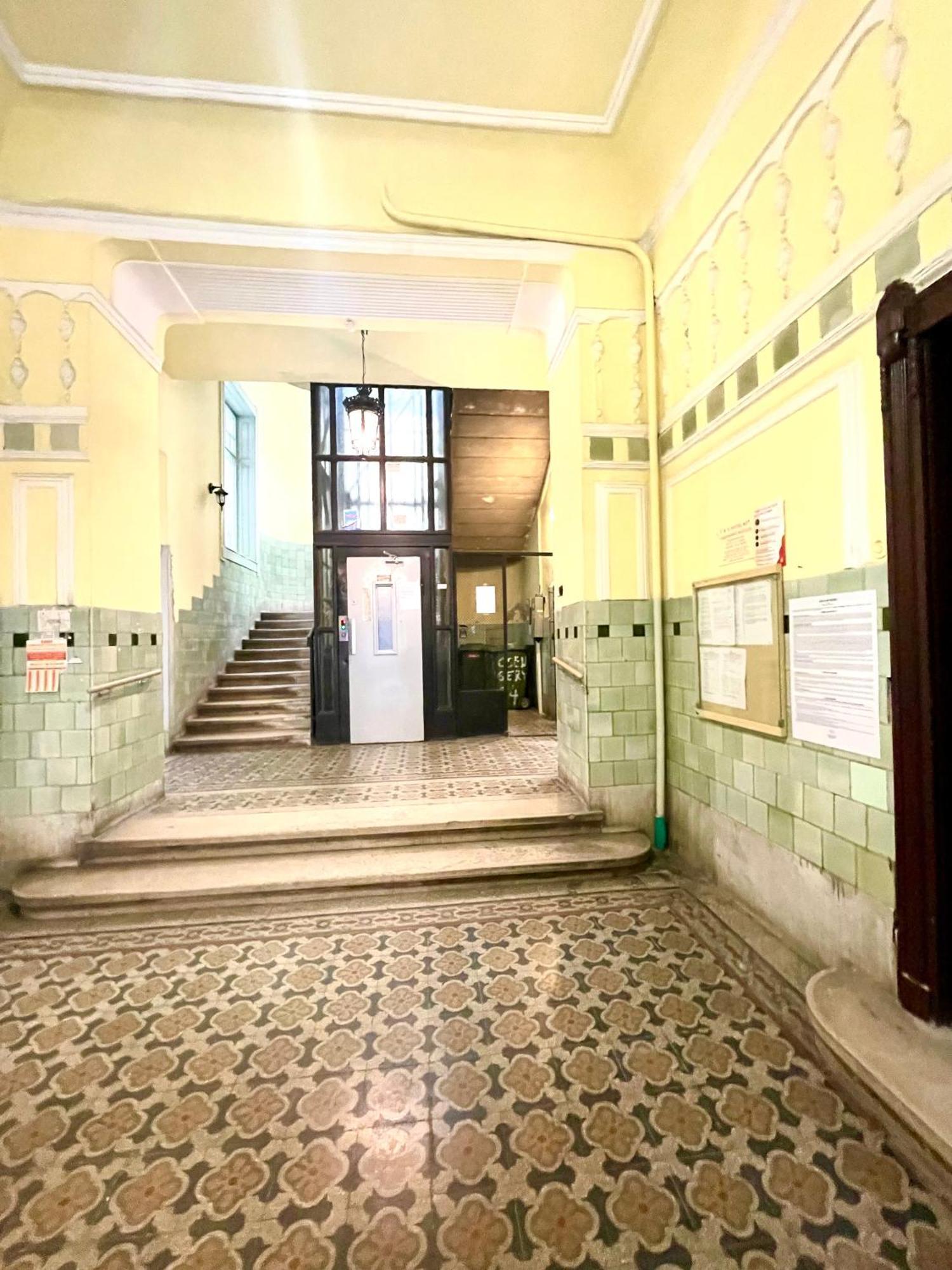 Teresian Apartment Near The Andrassy Street Free Air Conditioner Free Coffee Βουδαπέστη Εξωτερικό φωτογραφία